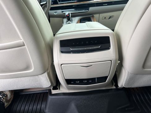Certified 2024 Cadillac Escalade ESV Sport Platinum w/ LPO, ONYX Package AWD/4WD image 36