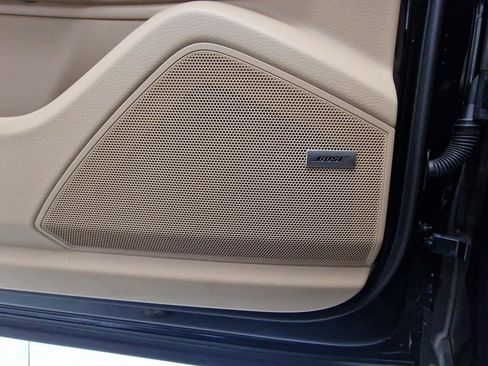 Used 2023 Porsche Cayenne Base image 29