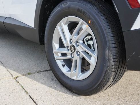 Certified 2025 Hyundai Tucson SE image 7