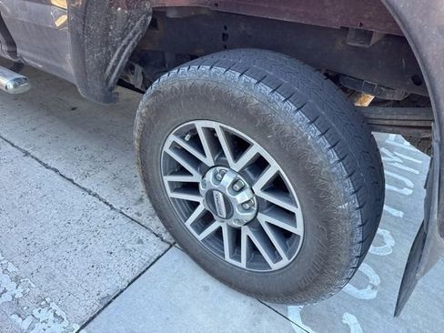 Used 2017 Ford F250 Lariat w/ Lariat Value Package image 12