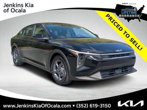 New 2025 Kia K4 LXS image 1
