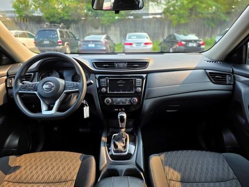 Used 2020 Nissan Rogue SV FWD image 10