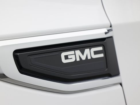 Used 2023 GMC Yukon XL SLT AWD/4WD image 14