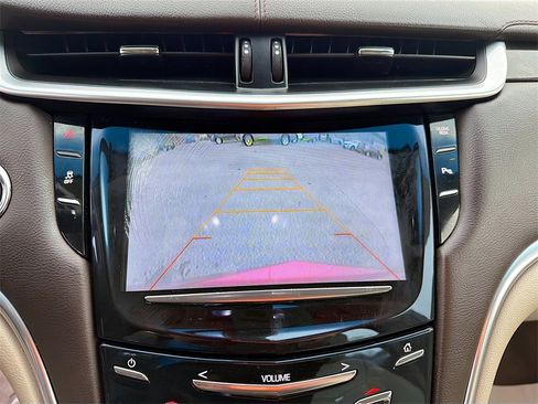 Used 2014 Cadillac XTS Luxury image 14