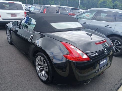Used 2014 Nissan 370Z Touring w/ Navigation Package RWD image 4