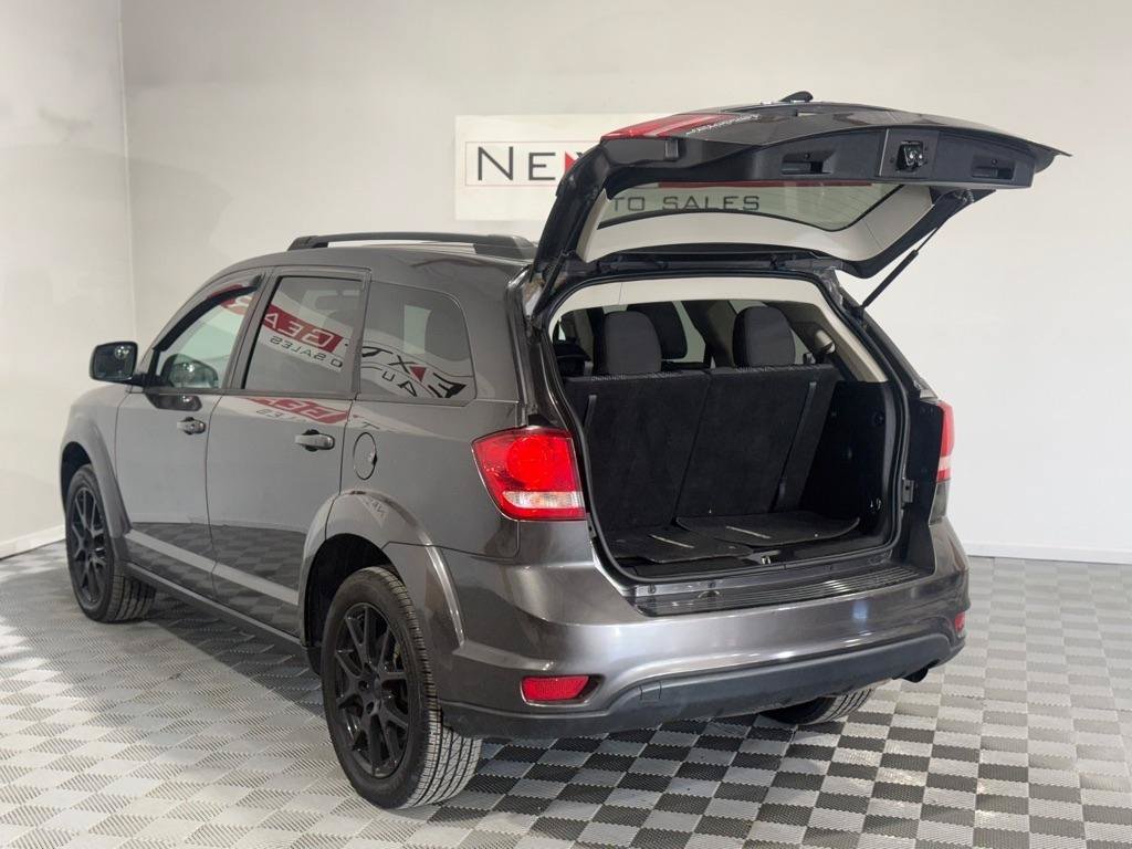 Used 2016 Dodge Journey SXT w/ Blacktop Package FWD image 29