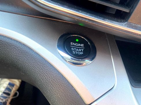 Used 2021 Ford Explorer XLT w/ Equipment Group 202A image 21