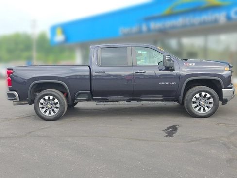 Used 2024 Chevrolet Silverado 2500 LT w/ All Star Edition AWD/4WD image 10