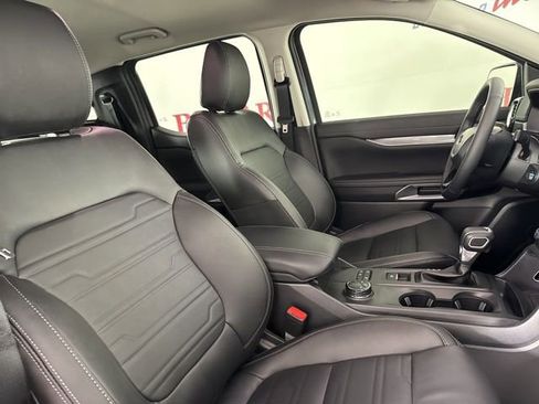 Used 2025 Ford Ranger Lariat w/ Trailer Tow Package image 25