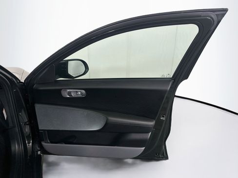 Used 2024 Hyundai Ioniq 6 SE RWD image 32