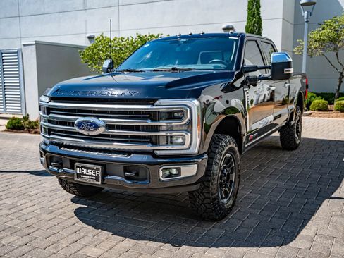 Used 2025 Ford F250 Platinum w/ Platinum Plus Package AWD/4WD image 1
