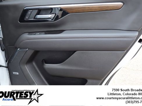 Used 2025 Chevrolet Tahoe High Country image 38