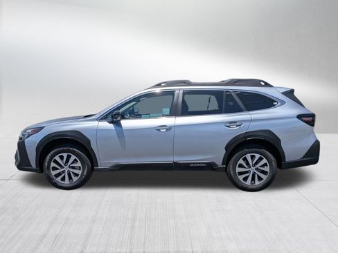 Used 2024 Subaru Outback Premium AWD/4WD image 3