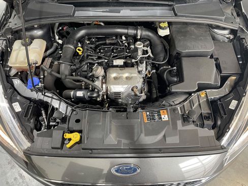 Used 2018 Ford Focus SE FWD image 32