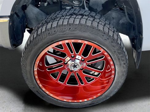 Used 2019 Toyota Tundra Platinum image 11