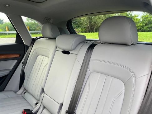 Used 2021 Audi Q5 2.0T Premium Plus AWD/4WD image 24