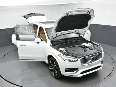 Used 2024 Volvo XC90 B6 Ultimate w/ Protection Package Premier AWD/4WD image 51