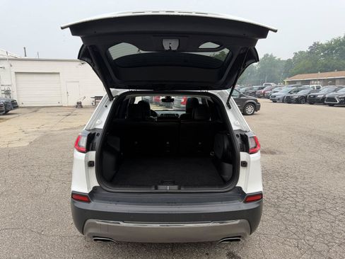 Used 2019 Jeep Cherokee Limited AWD/4WD image 24