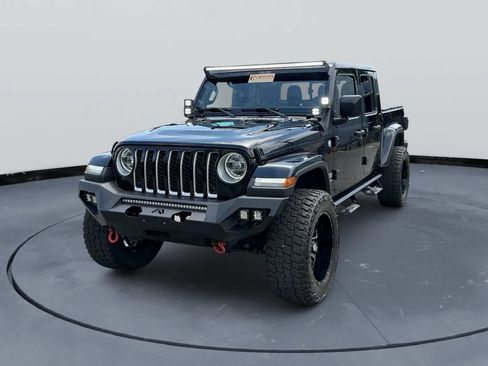 Used 2020 Jeep Gladiator Overland AWD/4WD image 2