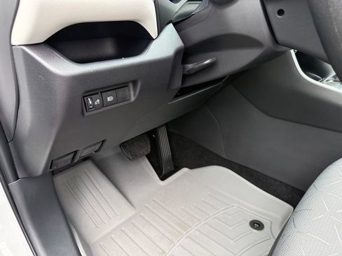 Certified 2025 Toyota RAV4 XLE AWD/4WD image 14