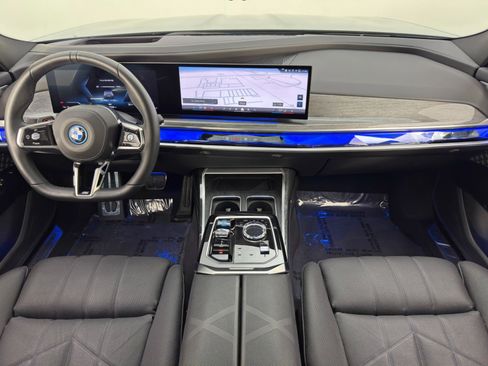 Used 2023 BMW i7 xDrive60 w/ Executive Package 2 AWD/4WD image 14