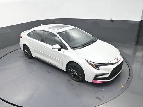 Used 2023 Toyota Corolla SE w/ SE Premium Package FWD image 12
