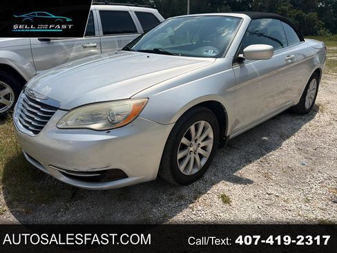 Used 2011 Chrysler 200 Touring FWD image 1