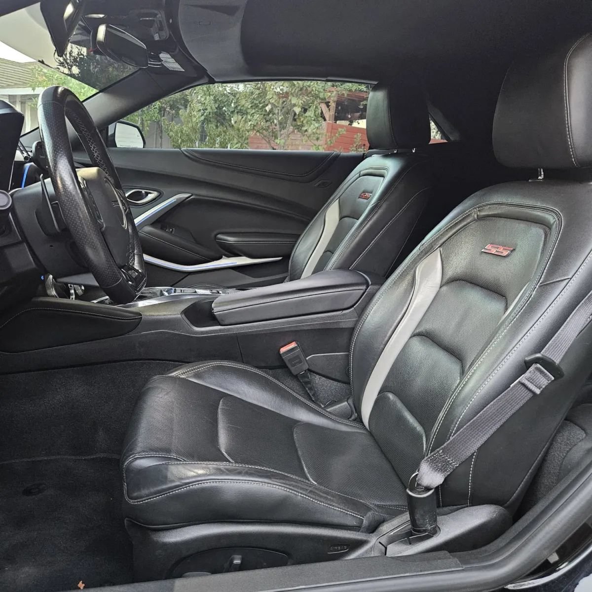 Used 2017 Chevrolet Camaro SS RWD image 8