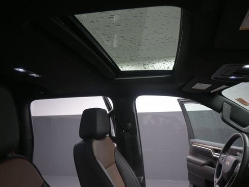 Used 2024 Chevrolet Silverado 1500 High Country w/ High Country Premium Package image 22