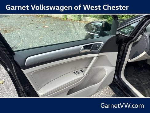 Used 2017 Volkswagen Golf Wolfsburg Edition FWD image 10