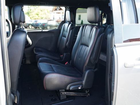 Used 2019 Dodge Grand Caravan GT FWD image 8