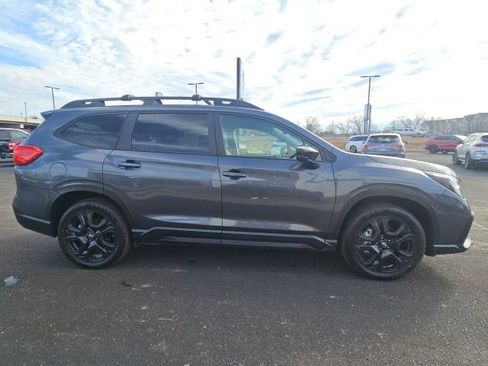 Used 2024 Subaru Ascent Onyx Edition image 4