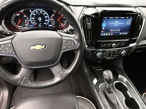 Used 2023 Chevrolet Traverse Premier image 19