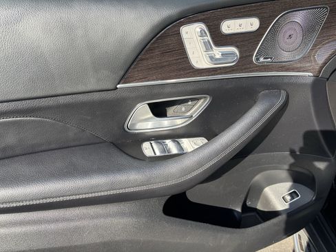 Used 2021 Mercedes-Benz GLS 580 4MATIC image 14