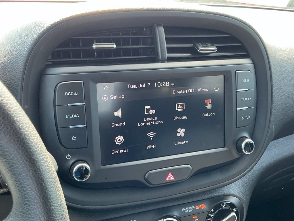 Used 2025 Kia Soul LX w/ LX Technology Package FWD image 34