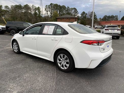 Used 2024 Toyota Corolla LE image 7