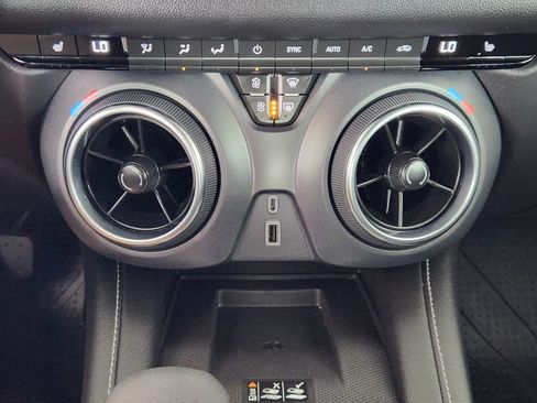 Certified 2024 Chevrolet Blazer LT w/ Convenience Package FWD image 19