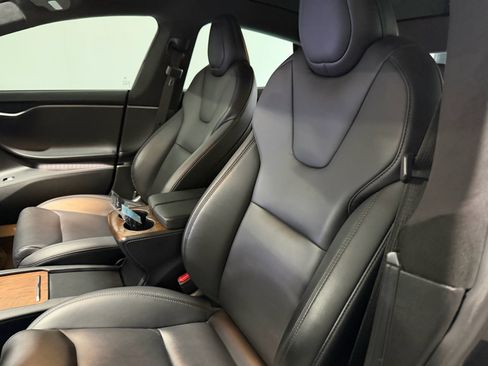 Used 2020 Tesla Model S Long Range Plus image 10