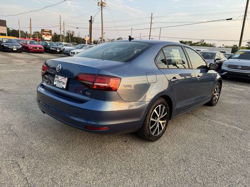 Used 2016 Volkswagen Jetta SE FWD image 4