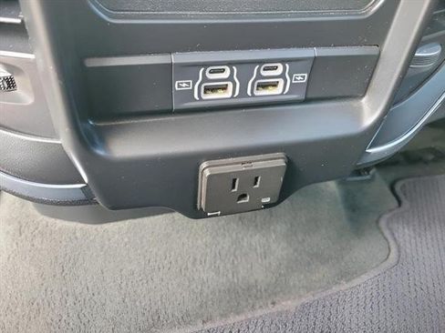 Used 2024 RAM 1500 Laramie AWD/4WD image 12