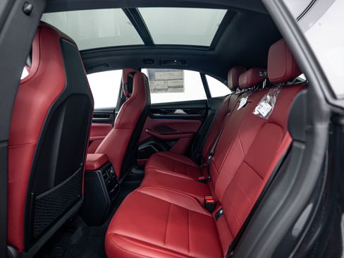 New 2025 Porsche Macan 4S Electric image 23