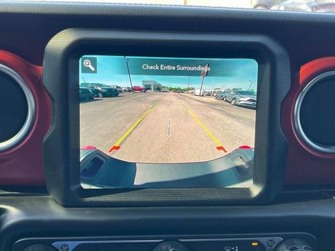 Used 2022 Jeep Gladiator Rubicon w/ LED Lighting Group AWD/4WD image 29