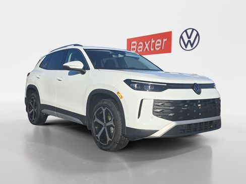 New 2025 Volkswagen Tiguan SE image 1