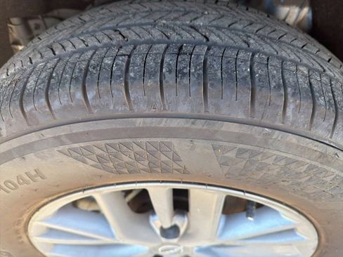 Certified 2025 Nissan Rogue S image 15