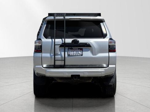 Used 2019 Toyota 4Runner TRD Off-Road AWD/4WD image 4