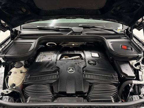 Certified 2025 Mercedes-Benz GLS 580 4MATIC image 30