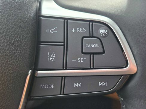 New 2026 Toyota Highlander Platinum image 39