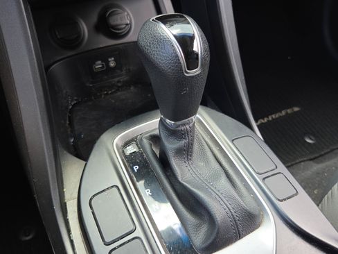 Used 2017 Hyundai Santa Fe Sport FWD image 24