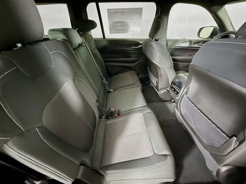 New 2025 Jeep Grand Cherokee L Laredo image 27