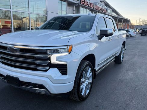Used 2024 Chevrolet Silverado 1500 High Country w/ Technology Package image 3